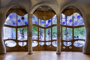 Casa Batlló, Casa Milà, Sagrada Familia, and Park Güell Tour