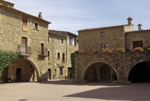 From Barcelona: Medieval Villages Day Tour