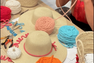 Gestalte und bastle eine Raffia-Tasche in Barcelona