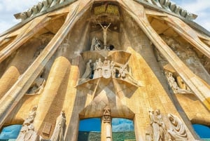 Early Access to Sagrada Familia w/ Optional Tower Access