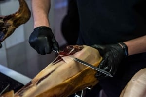 バルセロナで地元の人のように食べる：タパス、ワイン、伝統