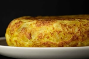 バルセロナで地元の人のように食べる：タパス、ワイン、伝統