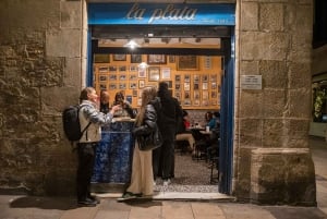 バルセロナで地元の人のように食べる：タパス、ワイン、伝統