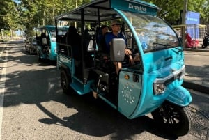Explorez Barcelone confortablement avec nos TukTuk électriques.