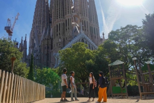Snabb tillgång till spår: Sagrada Familia 1,5 timmars guidad tur