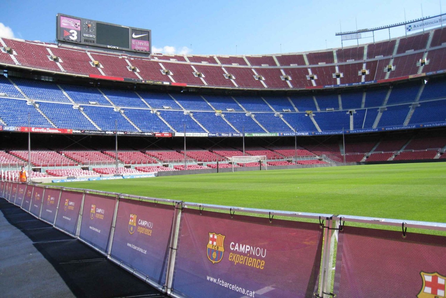 Barcelona: F.C. Barcelona Museum Immersive Guided Tour