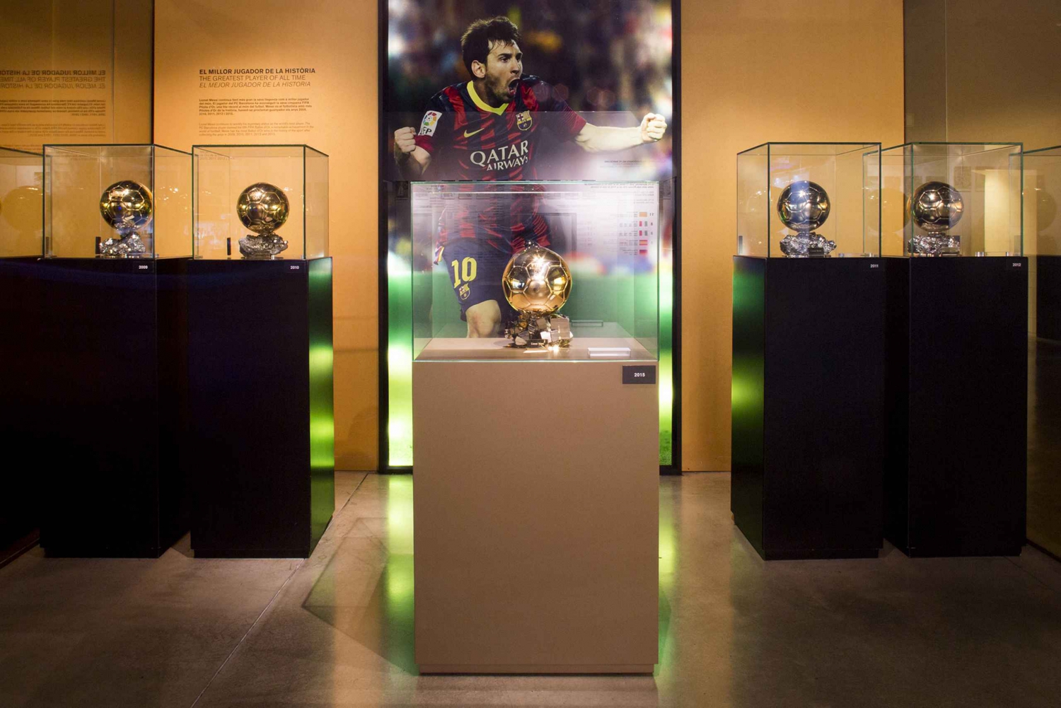 FC Barcelona Museum: Camp Nou 3-Hour Guided Tour with Tapas