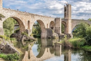 Fra Barcelona: Besalú og middelalderbyer med afhentning på hotel