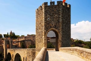 Fra Barcelona: Besalú og middelalderbyer med afhentning på hotel