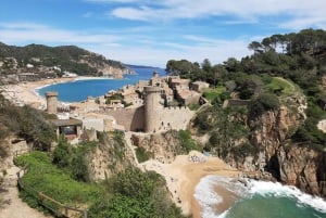 From Barcelona: Tossa de Mar Day Tour with Beach Time