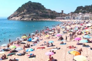 From Barcelona: Tossa de Mar Day Tour with Beach Time