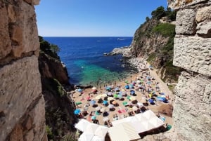 From Barcelona: Tossa de Mar Day Tour with Beach Time