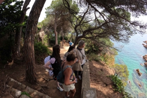 Tur til Costa Brava: Kyststier, snorkling, klippehopping og måltid