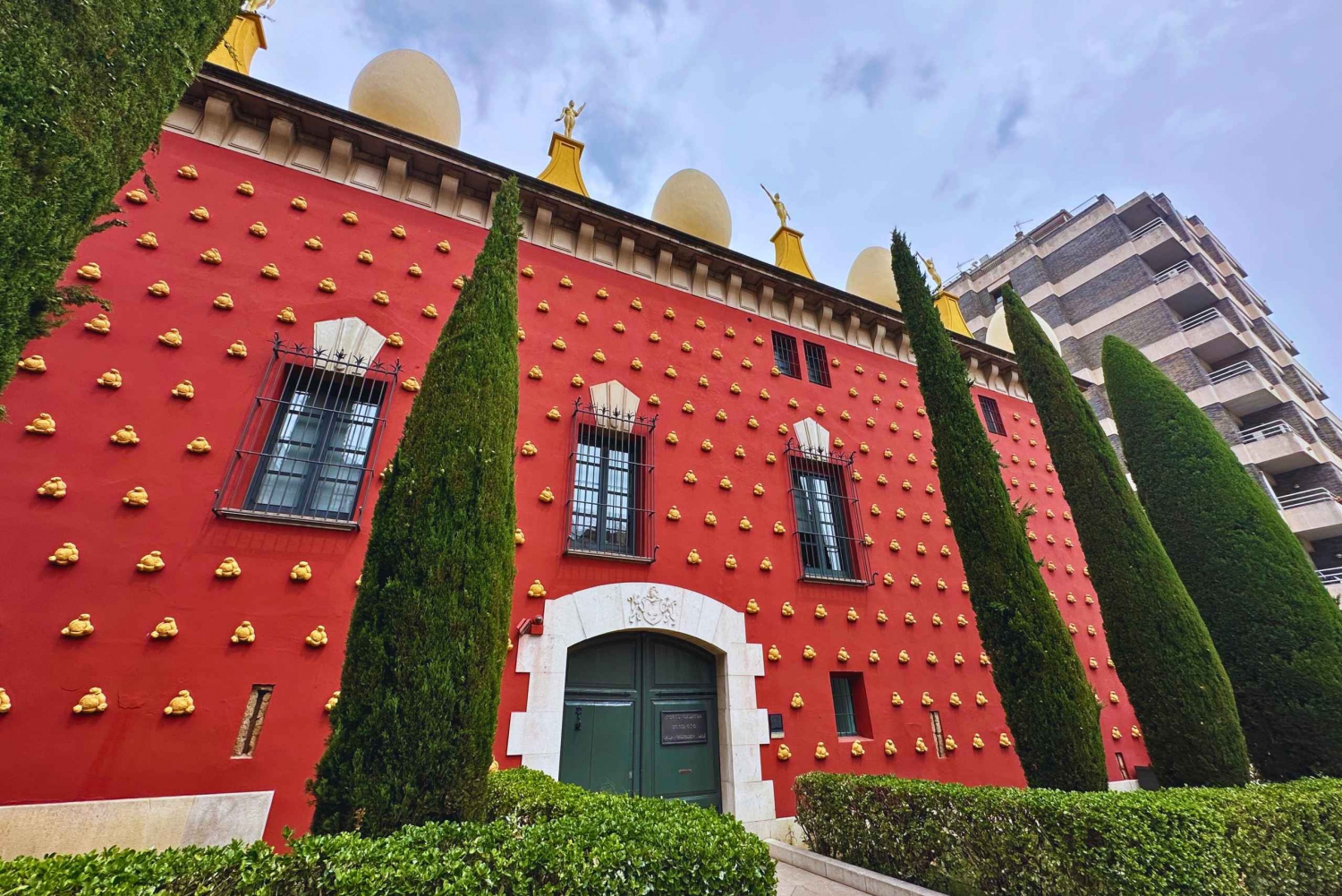 Da Barcellona: Gita privata di un giorno a Girona e Dalí e al suo Medioevo