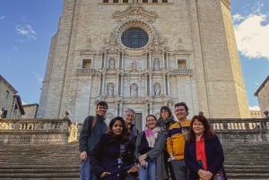 From Barcelona: Day Trip to France with Breakfast in Girona