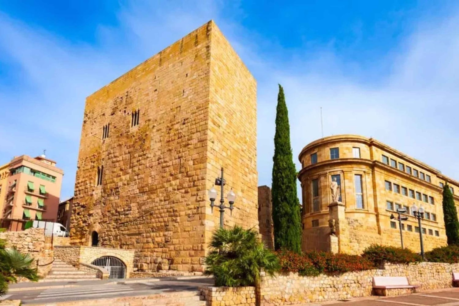 A partir de Barcelona: Excursão a Montserrat, Tarragona e Sitges