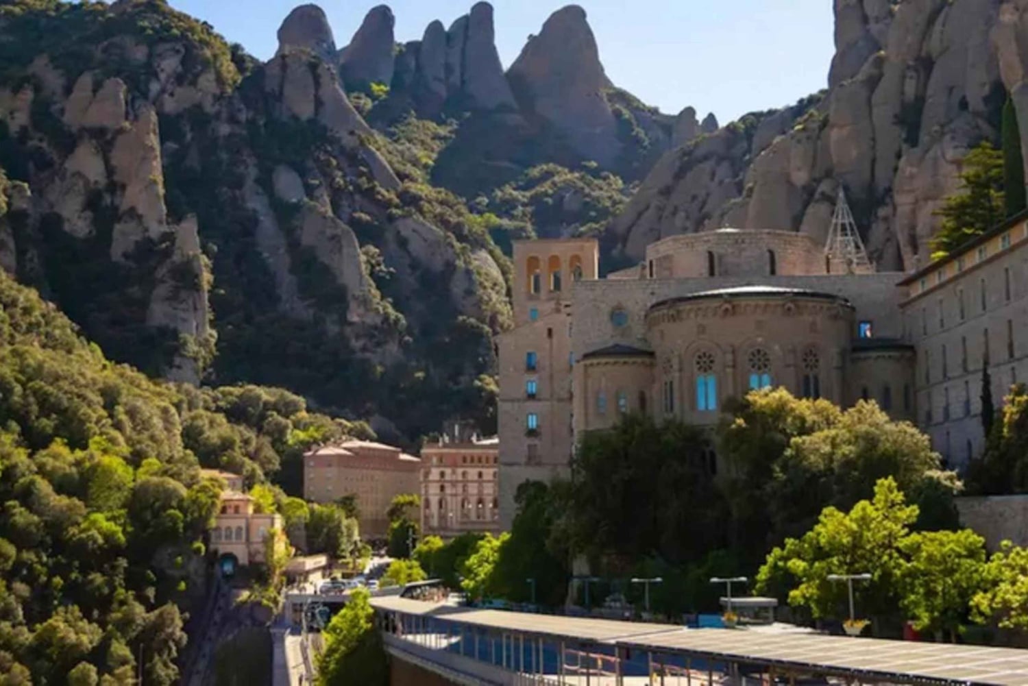 A partir de Barcelona: Excursão a Montserrat, Tarragona e Sitges