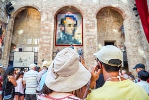 Barcelonasta: Girona, Figueres ja Dalí Museum Day Tour