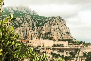 Z Barcelony: Półdniowa wycieczka do Montserrat