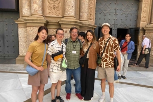 Da Barcellona: Escursione di un giorno a Montserrat, Cardona e Montagne del Sale