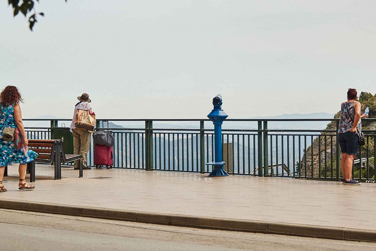 バルセロナ発：オプションチケット付きモンセラット日帰り旅行