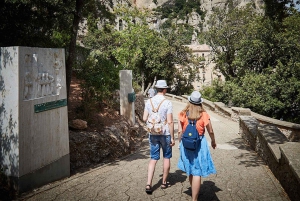 バルセロナ発：オプションチケット付きモンセラット日帰り旅行