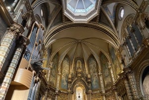 De Barcelona: Excursão guiada de 1 dia a Montserrat