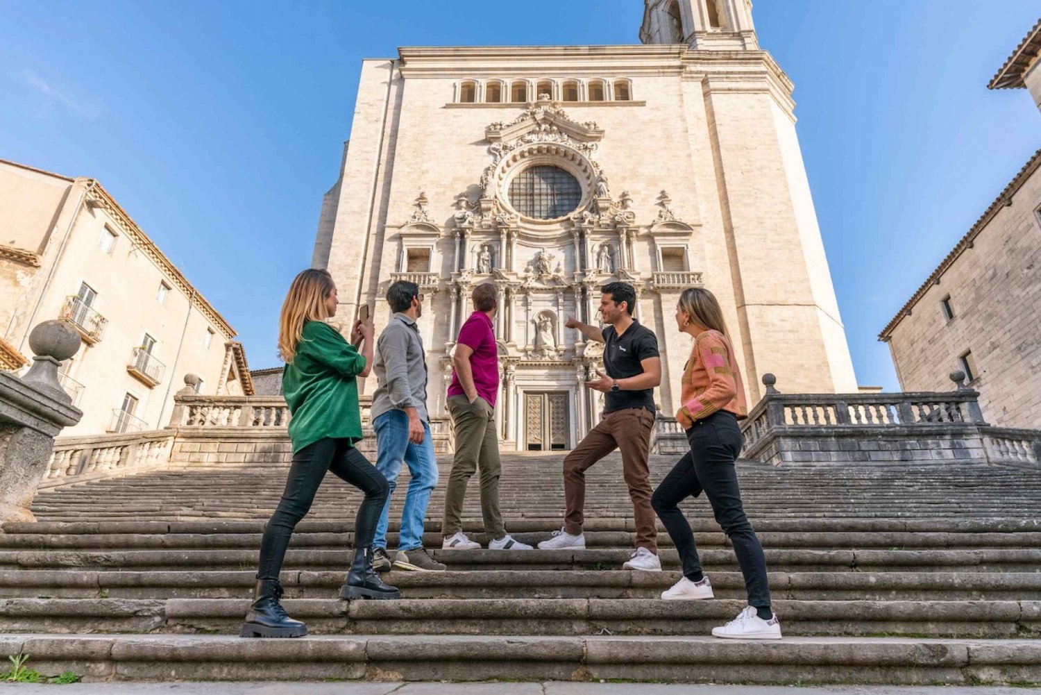 Barcelona: Montserrat, Girona & Costa Brava Guided Day Trip