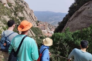 Fra Barcelona: Montserrat-bjergvandring og klostertur