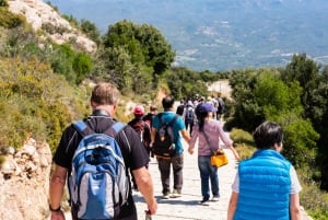 Ab Barcelona: Kloster Montserrat, Wanderung & Seilbahnfahrt