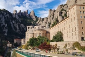 Von Barcelona aus: Kloster Montserrat & Wanderung mit der Seilbahn