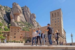 Vanuit Barcelona: Bezoek aan het klooster van Montserrat en lokale proeverij