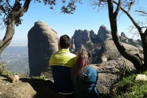 Vanuit Barcelona: bergwandeling door Montserrat en rondleiding door de abdij