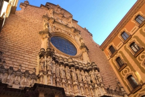 Barcelonasta: Montserrat Yksityinen päiväretki ja nouto