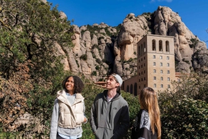Desde Barcelona: tour a pie y a caballo por Montserrat