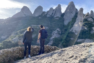 Desde Barcelona: tour a pie y a caballo por Montserrat