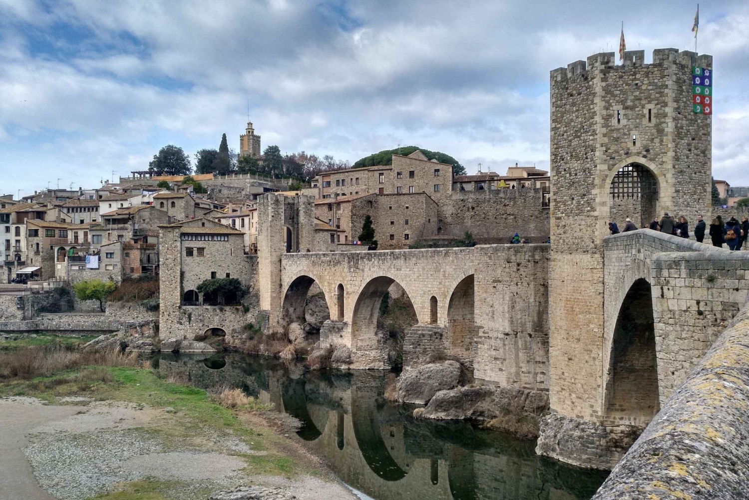 Z Barcelony: Prywatna wycieczka po Besalú i średniowiecznych miastach