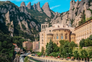 Barcelonasta: Yksityinen Montserratin opastettu kierros