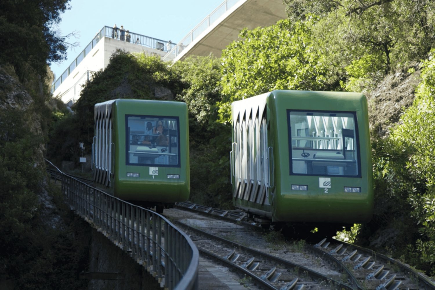 Vanaf Barcelona: trein- en kabelbaanroute naar Montserrat