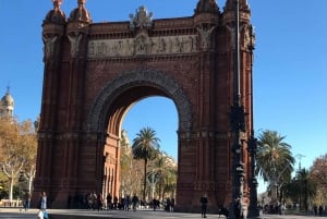 Från Salou: Heldags panoramatur i Barcelona med ledig tid