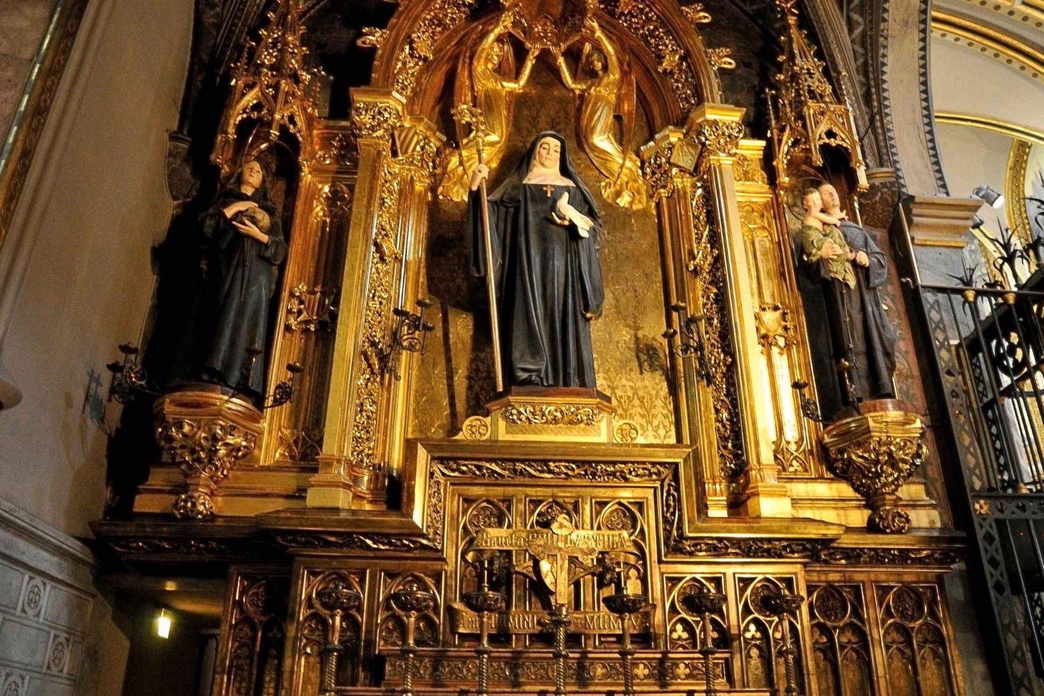 From Salou: Montserrat Monastery and 4 hours in Barcelona