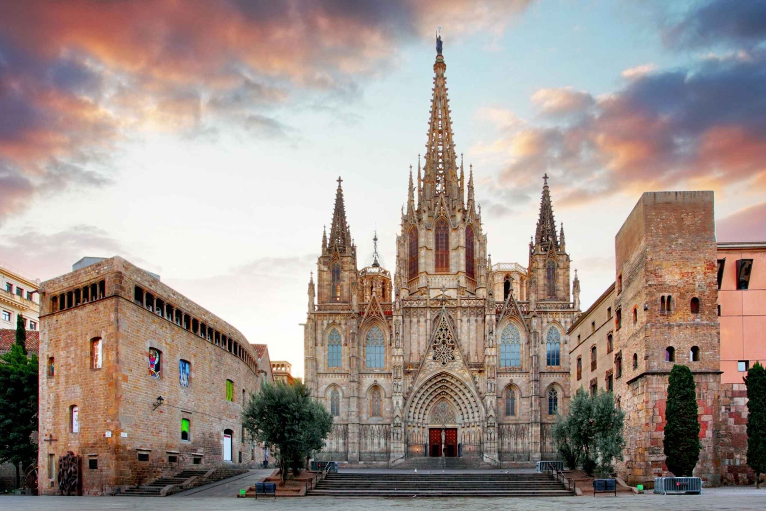 From Salou: Montserrat Monastery and 4 hours in Barcelona