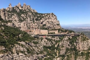 Från Salou: Montserrat-klostret och Colonia Güell