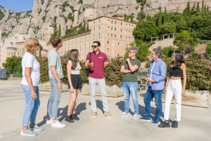 Barcelona: Viagem de 1 dia a Montserrat com almoço e degustação de vinhos