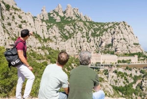 Barcelona: Montserrat-dagstur med frokost og vinsmagning