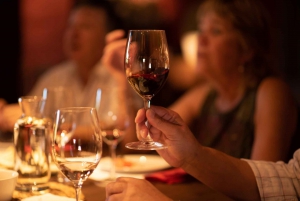 Barcelona: Excursión de un día a Montserrat con comida y cata de vinos