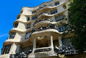 Gaudi Barcelone en 1 jour : Sagrada Familia, Parc Guell, tapas