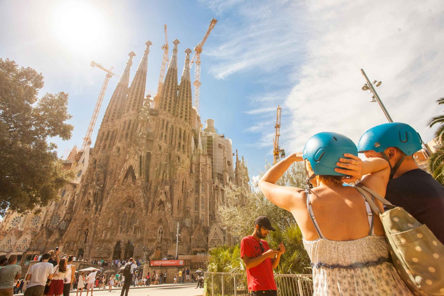2-godzinna wycieczka segwayem po Barcelonie Gaudiego z przewodnikiem na żywo