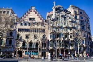 Barcelona Gaudiego: Sagrada Familia, Casa Batllo i Mila Tour
