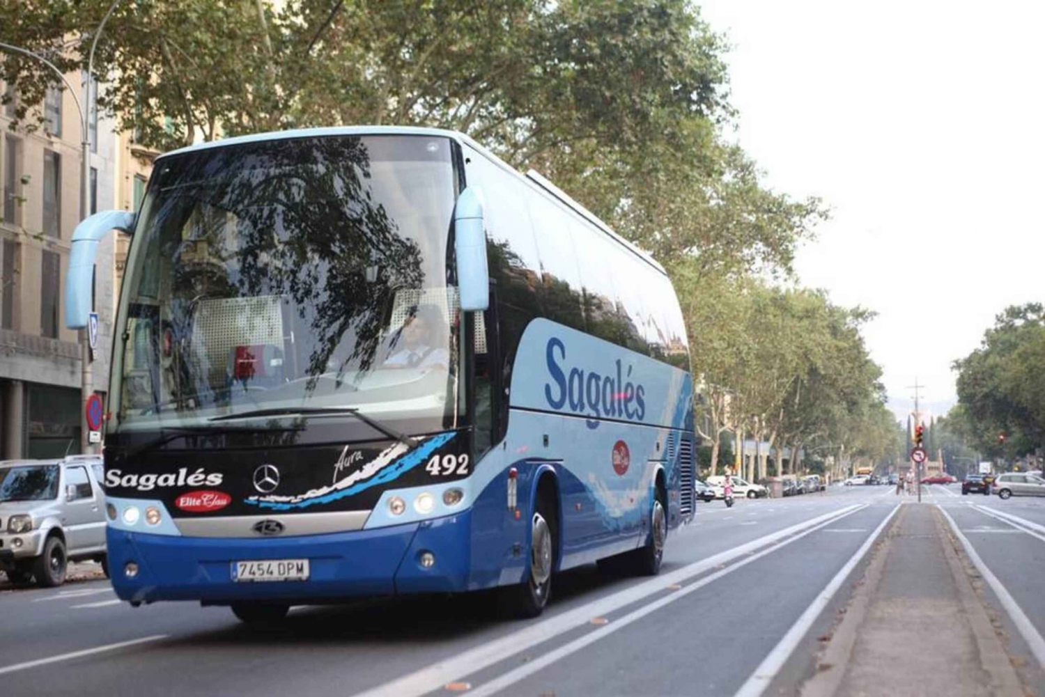 Girona: Transfer autobusem z lotniska w Gironie do centrum Barcelony